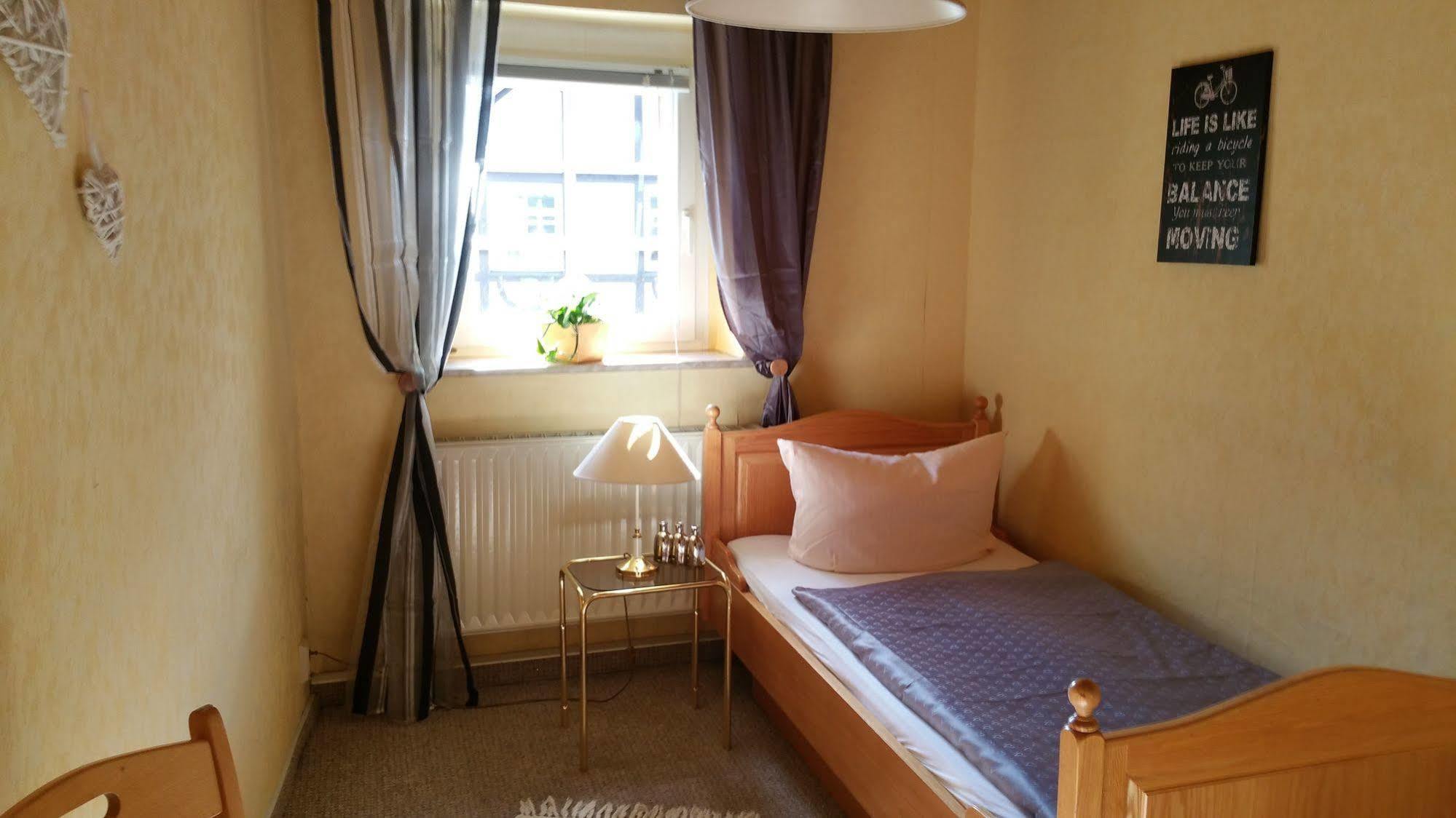 Hotel Ross Zwoenitz Экстерьер фото