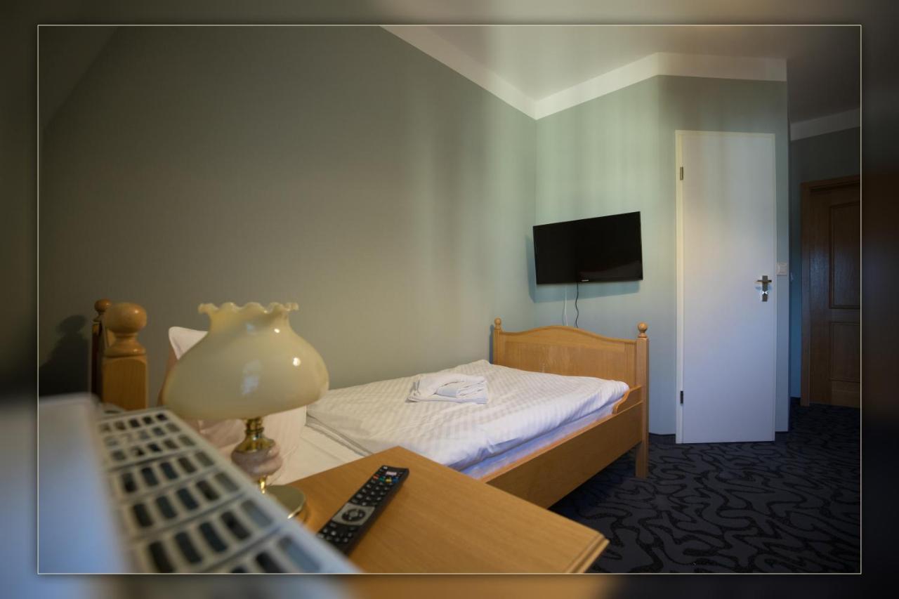 Hotel Ross Zwoenitz Экстерьер фото